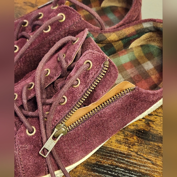 Born Suede Leather Side-Zip Sneakers - Women's size 8.5 - Picture 5 of 8